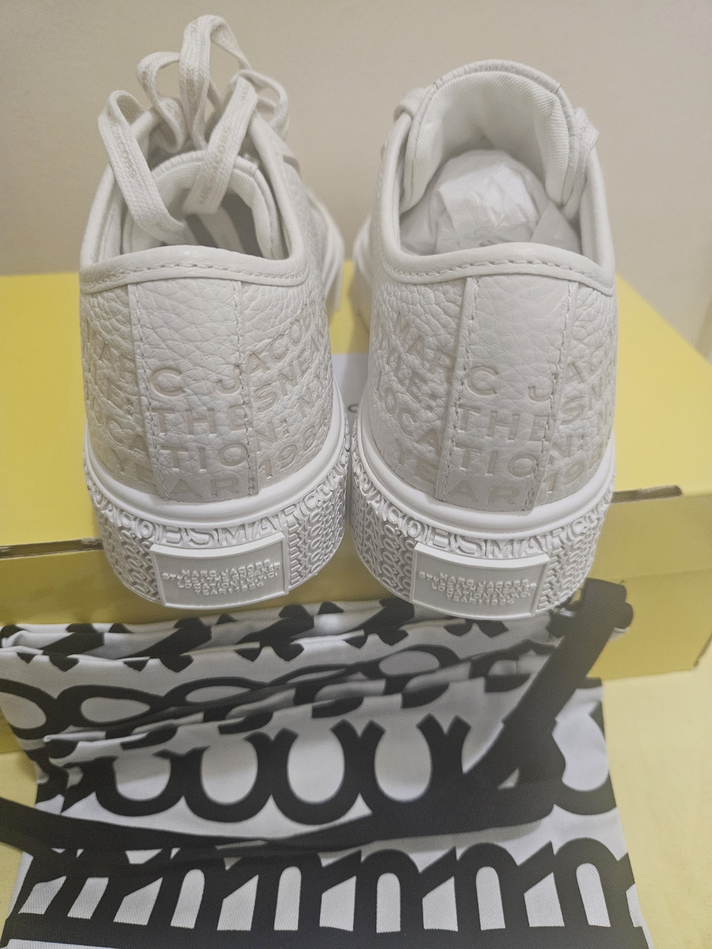 Marc Jacob's Women's  The Leather Sneaker Cotton White Size US9 / EU 39 - Picture 8 of 11